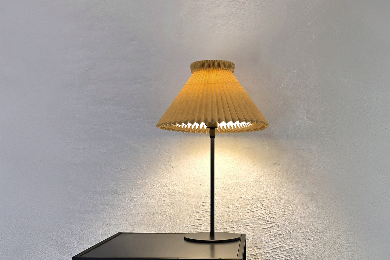 Le Klint Bordlampe Model 334 - Sort/Buttermilk