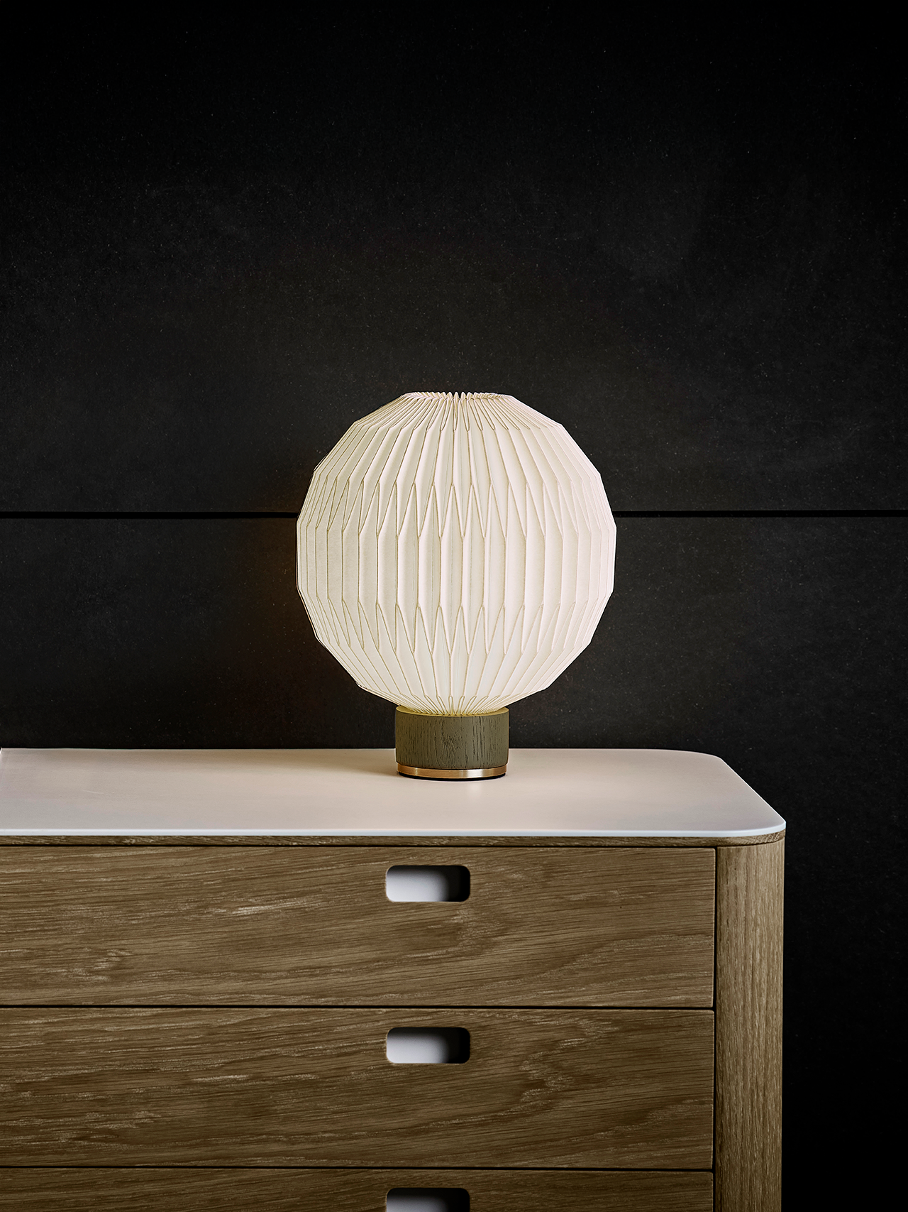 Le Klint 375 bordlampe small Papir limited green edition