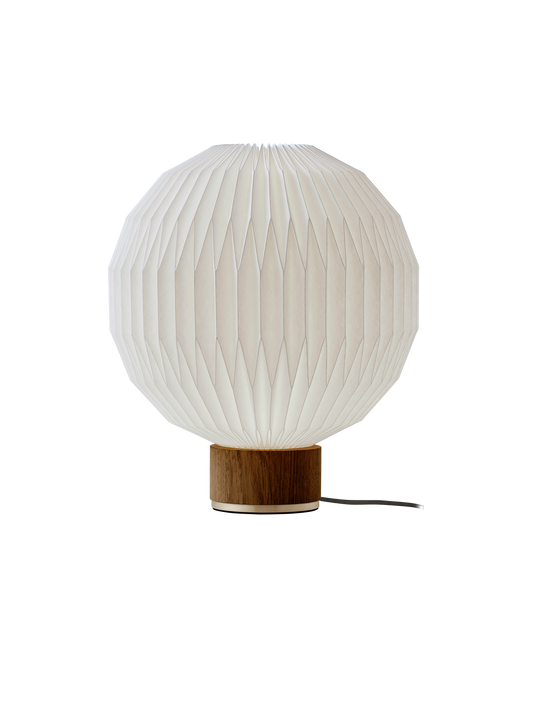 Le Klint 375 bordlampe, smoked oak base, medium, papir skærm
