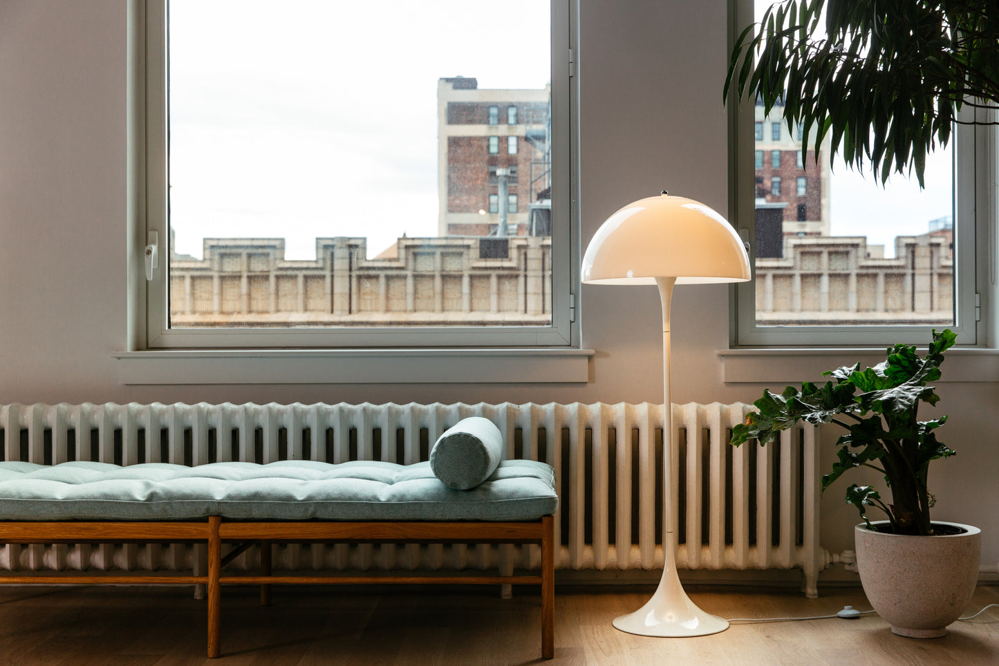 Louis Poulsen Panthella Gulvlampe - Opal