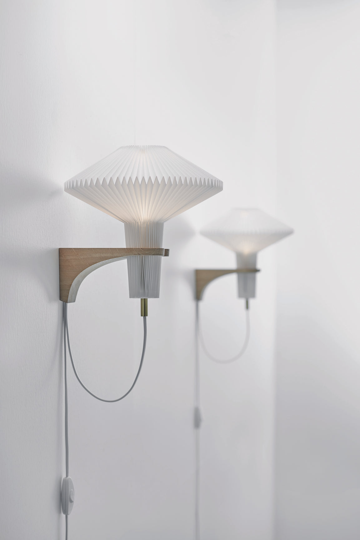 Mushroom væglampe 2 på en væg