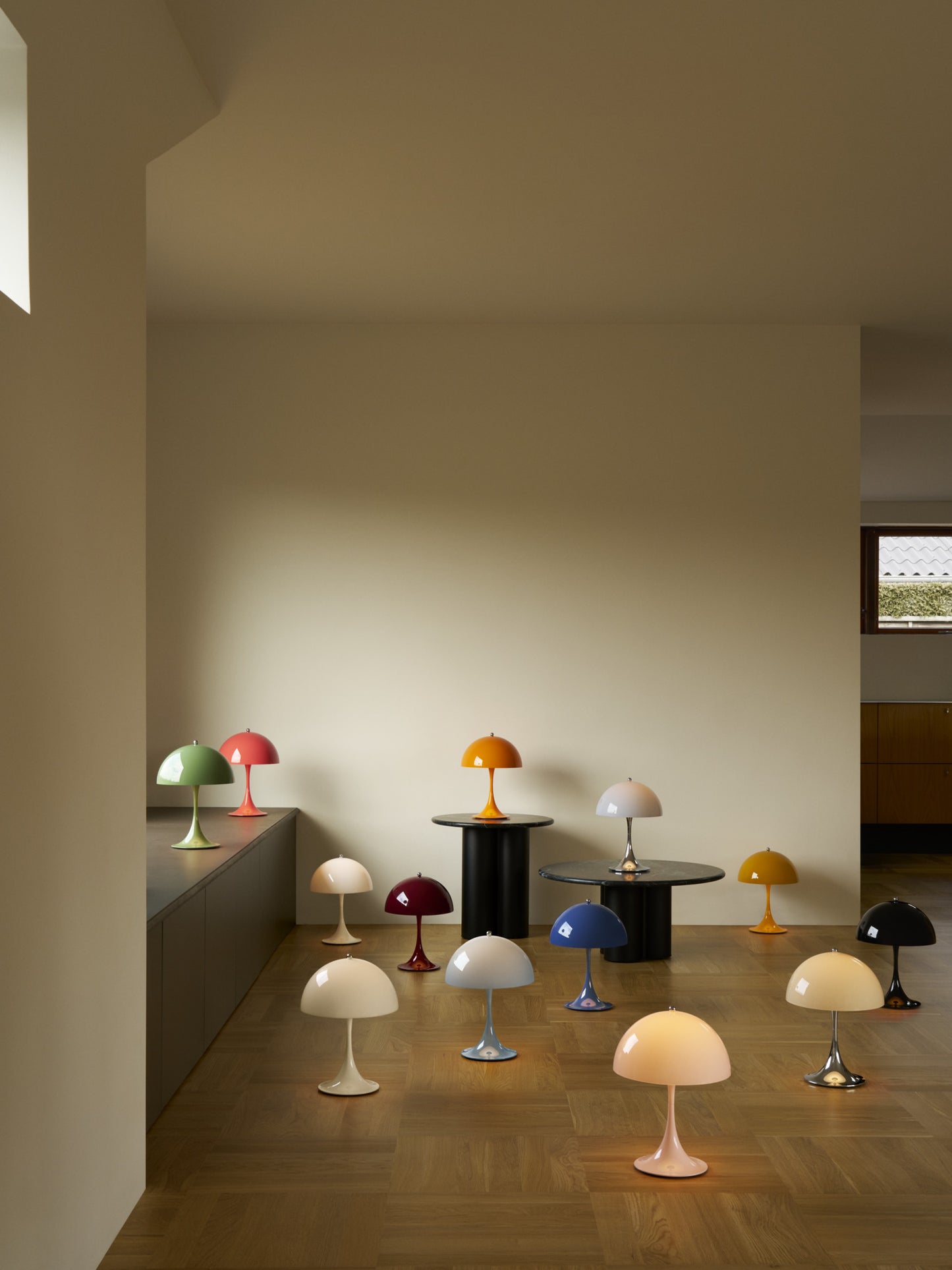 Louis Poulsen Panthella 250 Portable bordlampe - Chrome Opal Beige
