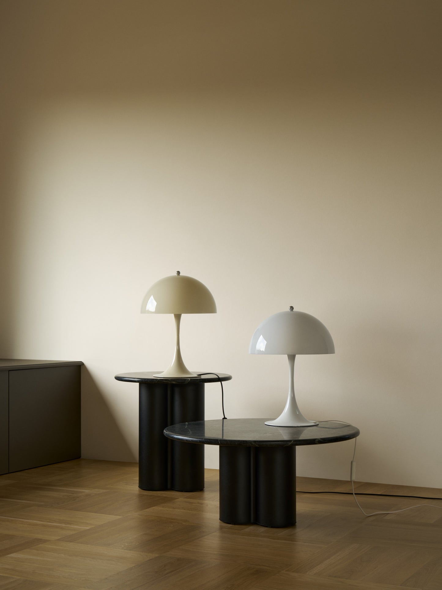 Louis Poulsen - Panthella 320 Bordlampe - Opal beige
