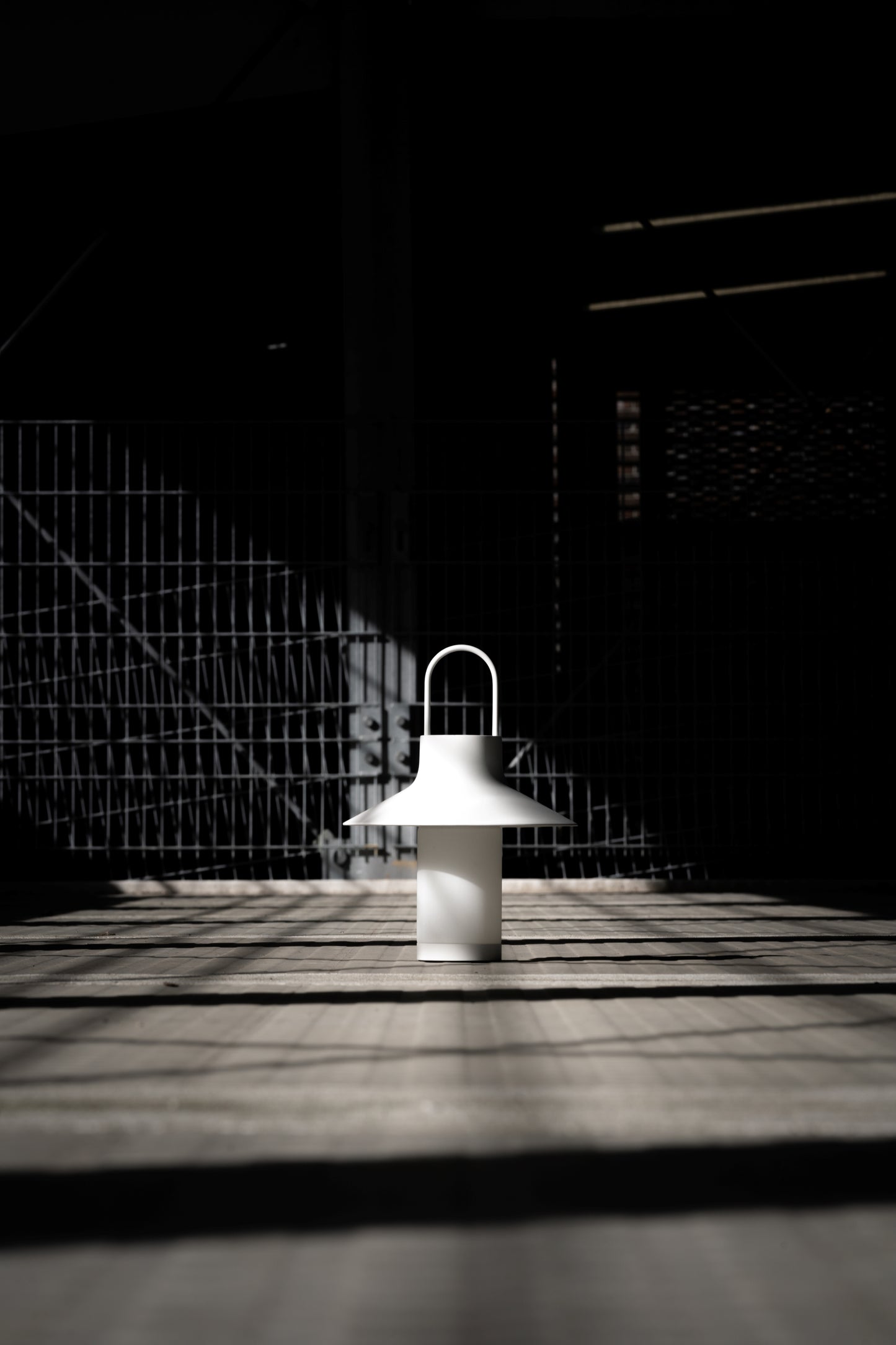 LOOM Design - SHADOW Large - Hvid
