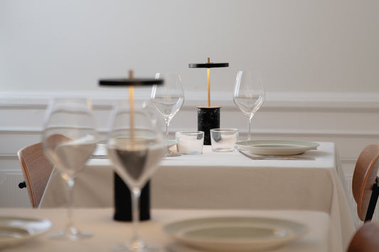 Asteria bordlampe fra Umage på restaurant