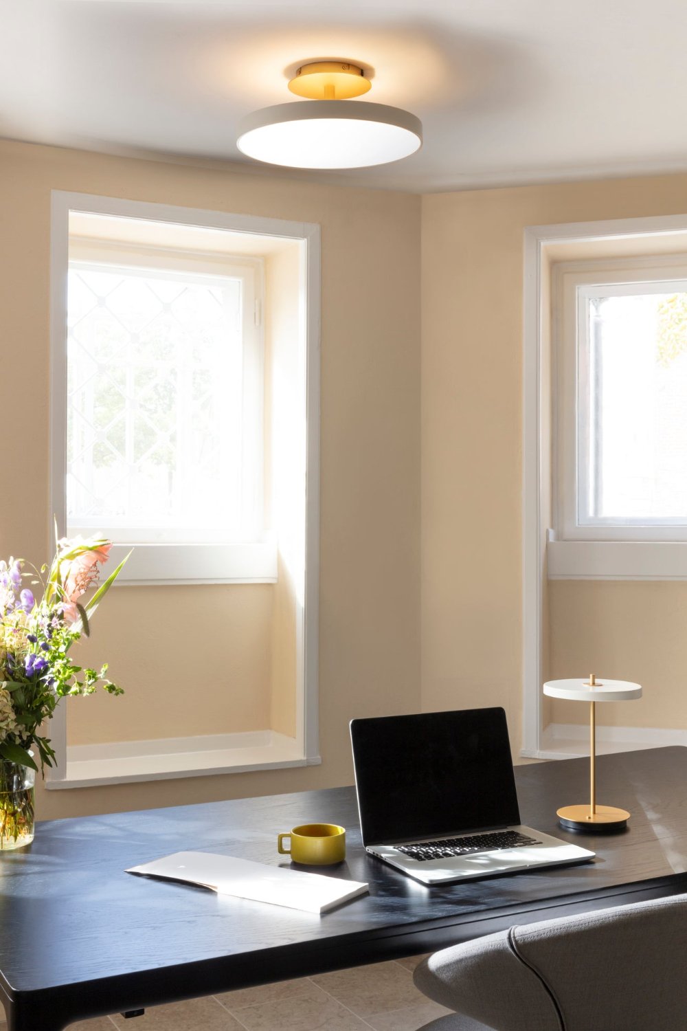 Hvid loftlampe Umage asteria up