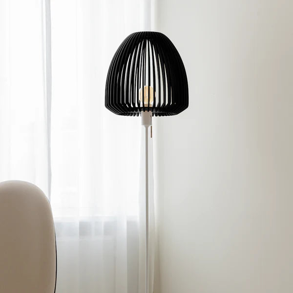 lampeskærm i sort eg umage clava wood