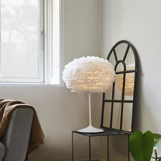 Hvid lampe umage santé table