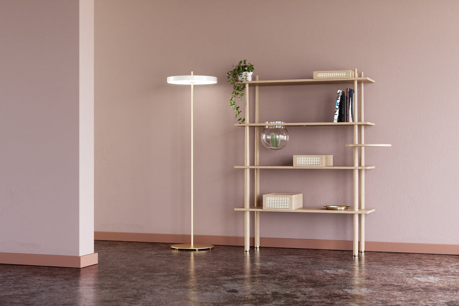Hvid gulvlampe