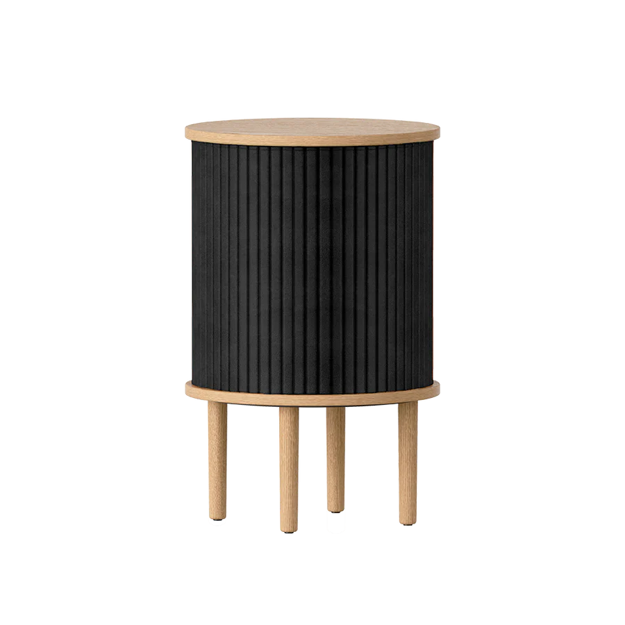 Umage sidebord med masser af plads