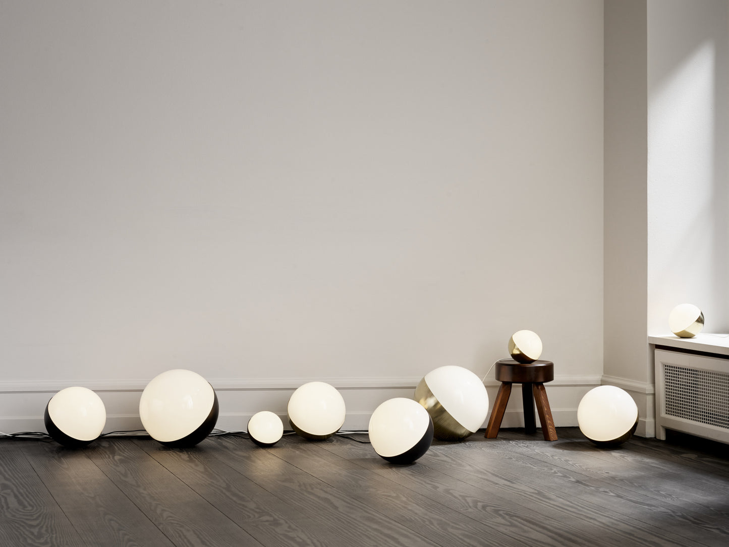 Louis Poulsen VL Studio Bord/Gulv - Messing Ø 320