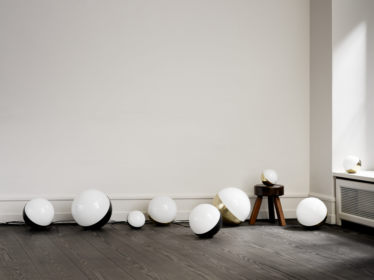 Louis Poulsen VL Studio Bord/Gulv - Messing Ø 320