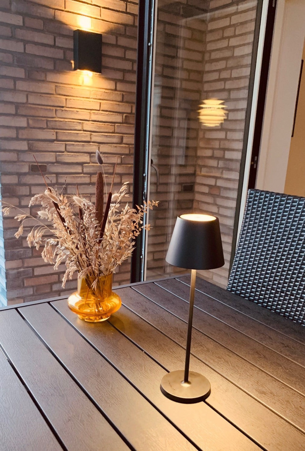 Calida bordlampen fra Lampeexperten på havebord