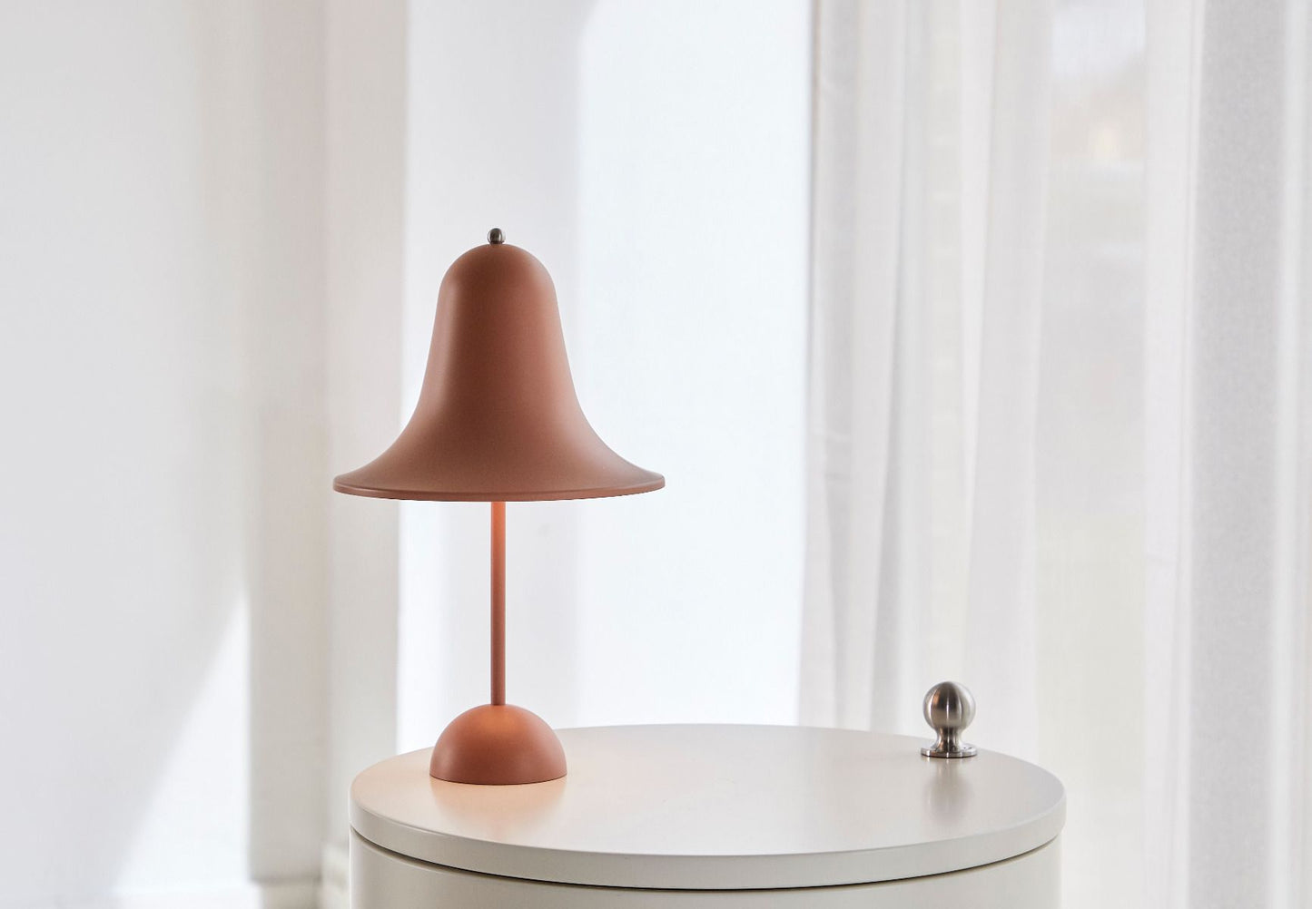 Verpan - Pantop Portable Table Lamp, Matt terraco fra Lampeexperten