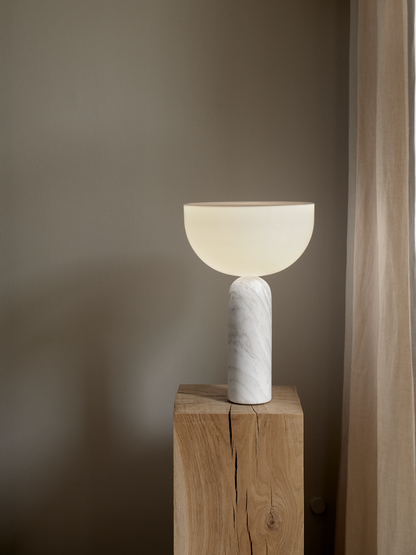 New Works Kizu Bordlampe Stor - Hvid Marble