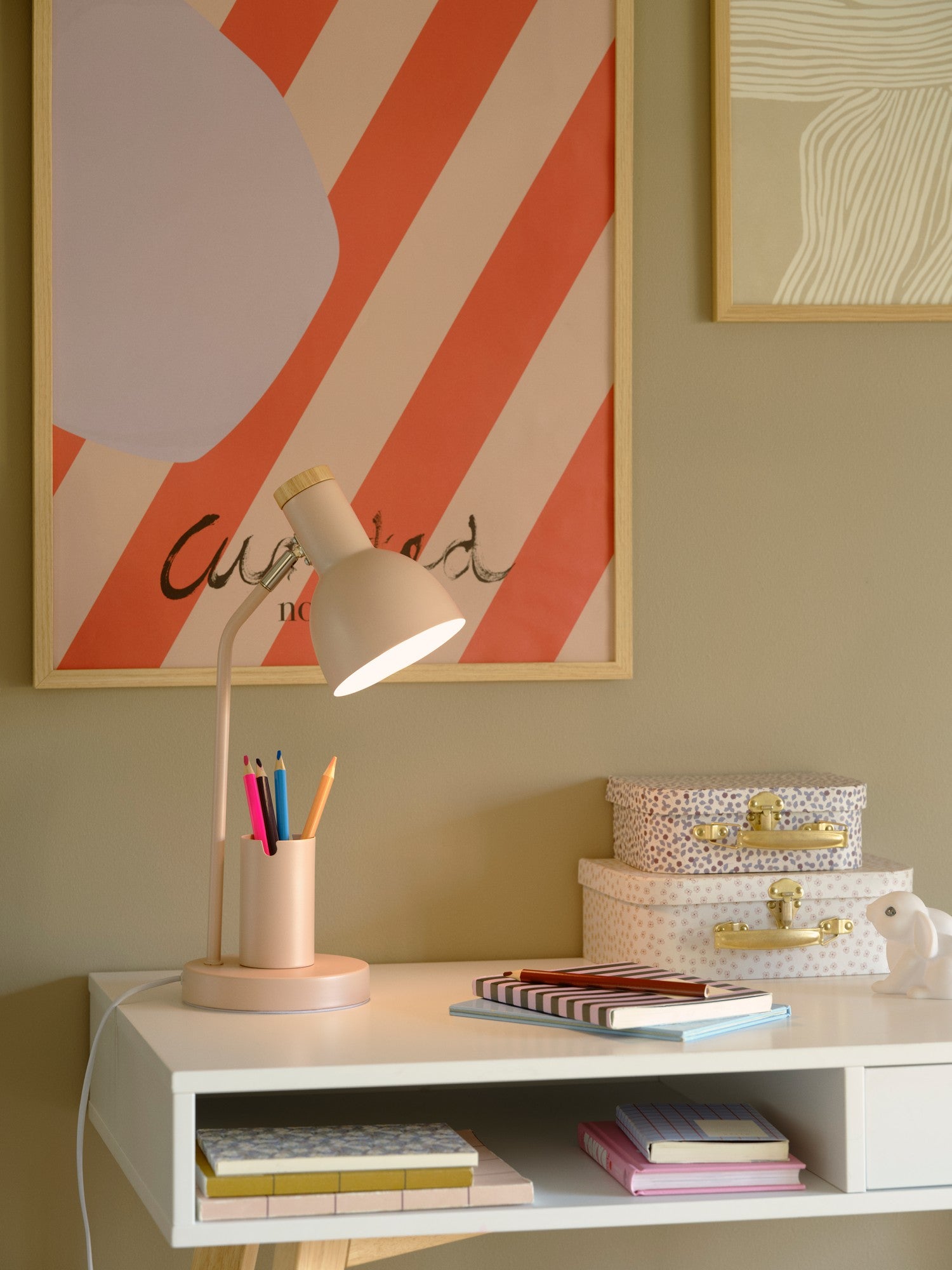 Skrivebordslampe med blyantsholder
