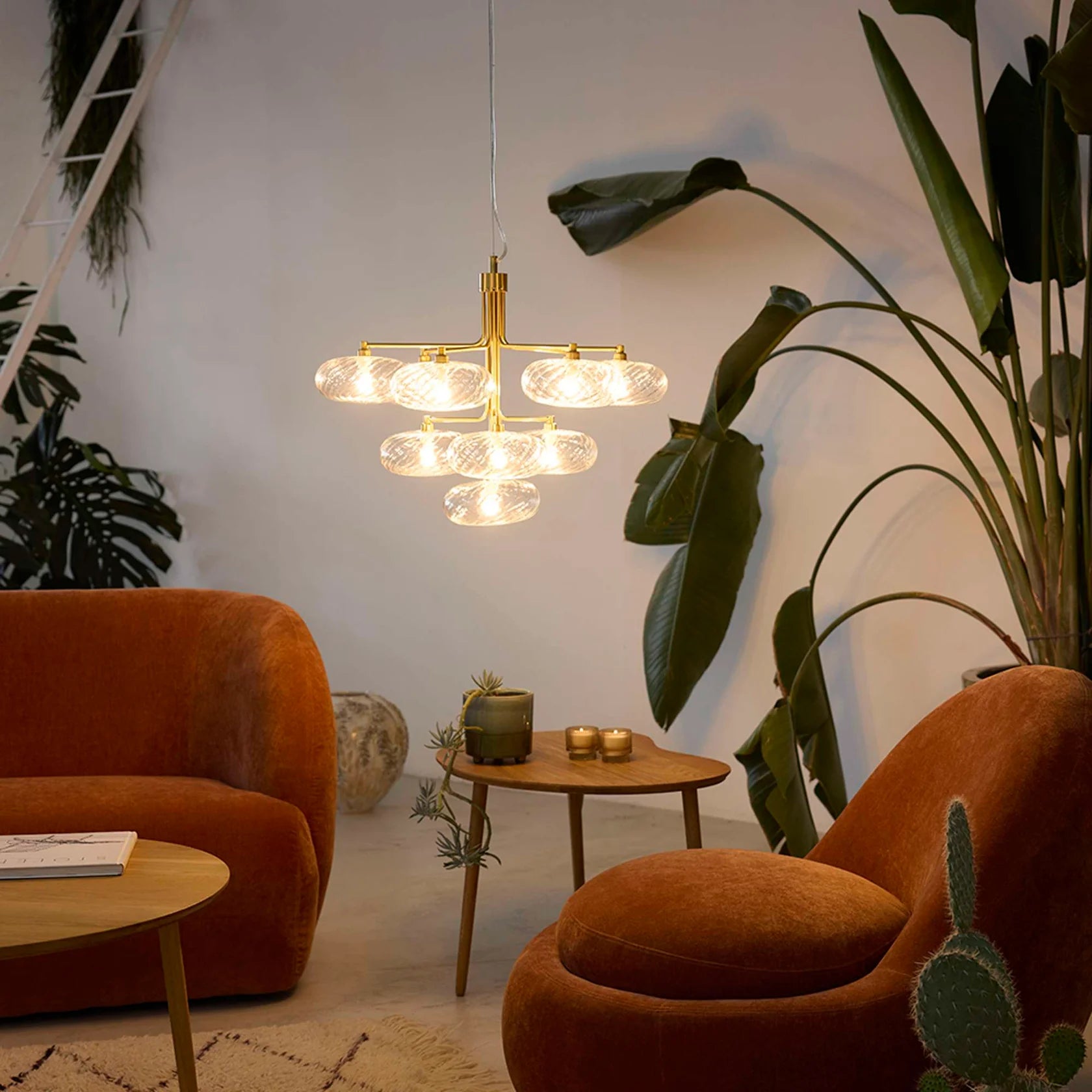 Moderne pendellampe i antik messing og glas