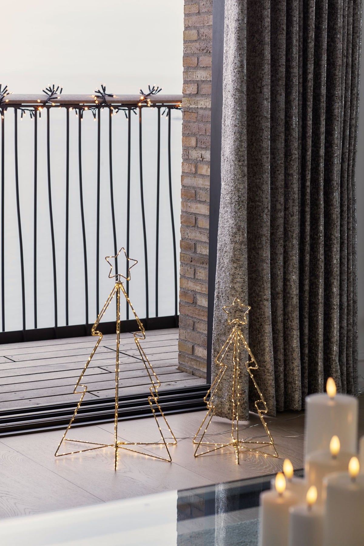 Sirius Esther Tree 165 LED, Gold, Colour Change