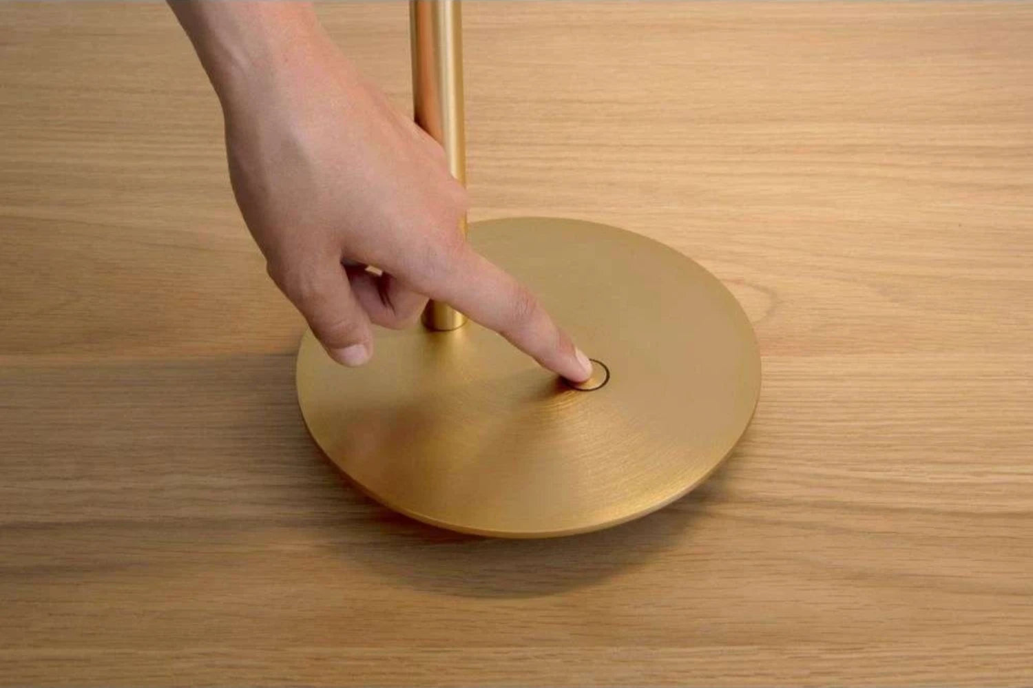 Messing bordlampe umage omni