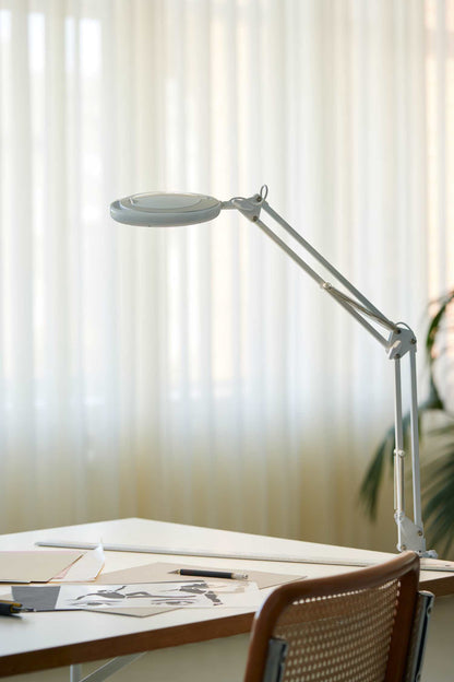 Halo Design Magni Archi clips skrivebordslampe LED Hvid