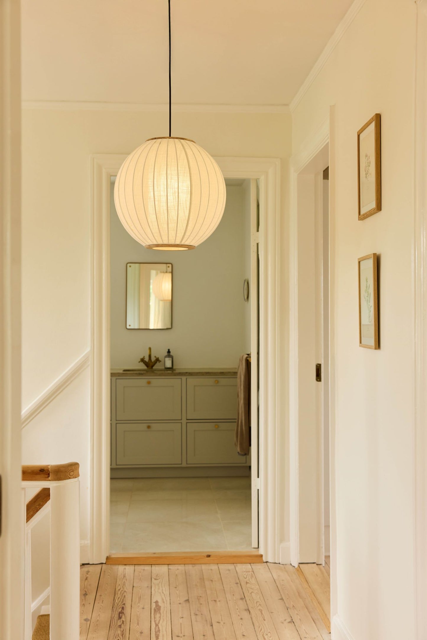 Halo Design Balloon Pendant Ø30cm - Linned Hvid