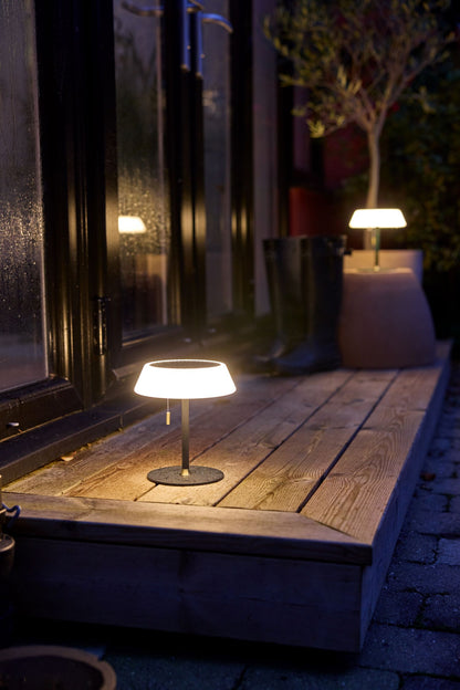 Halo Design Solar Portable Table Lamp - Sort