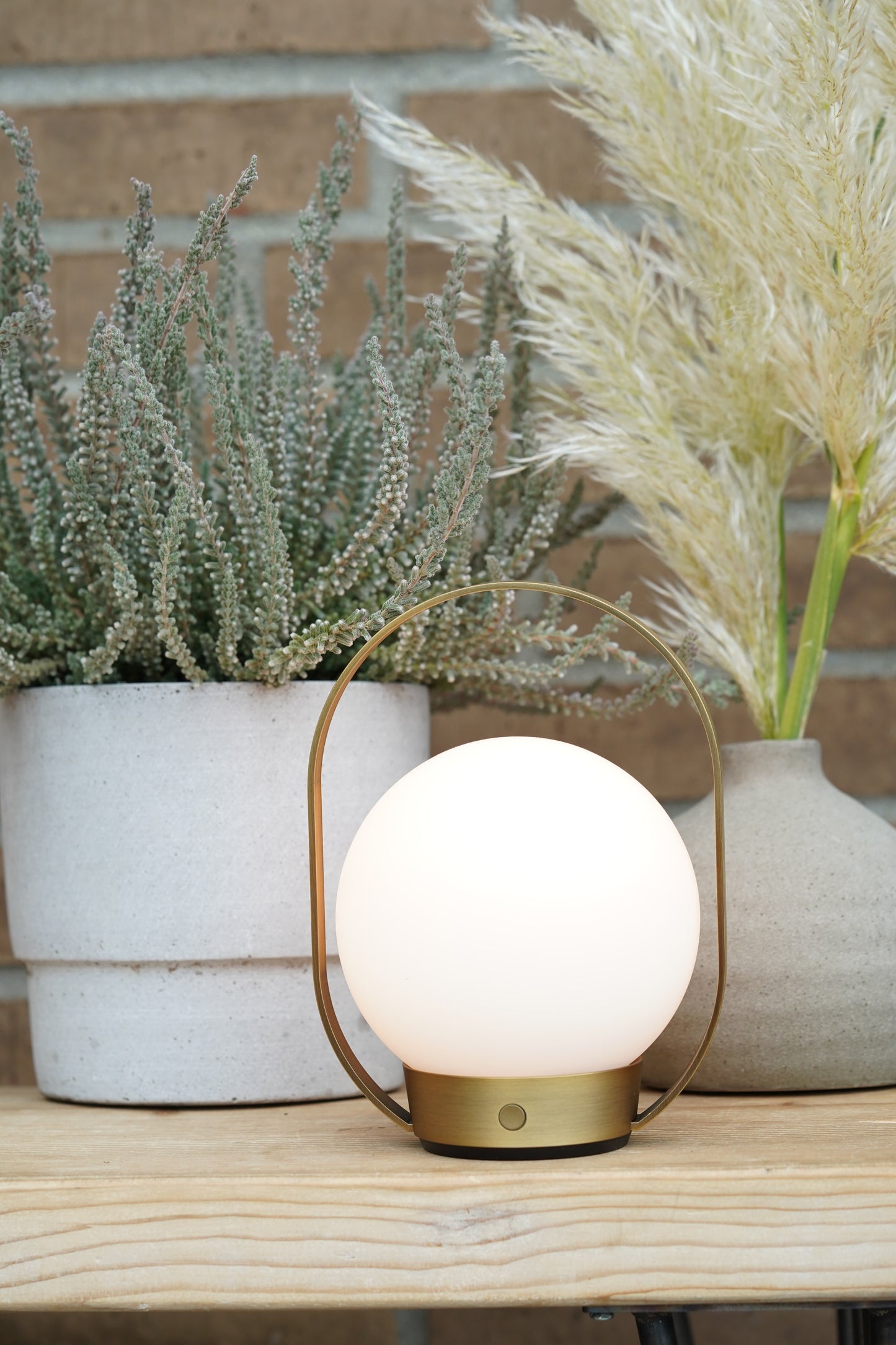 Antidark Palla T1 bordlampe - Messing