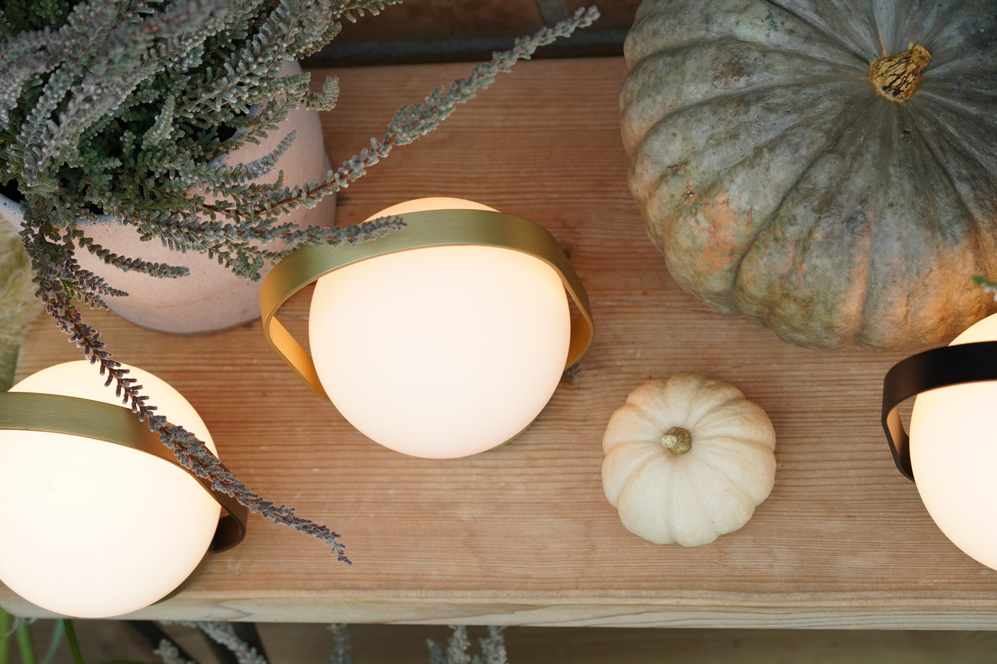 Antidark Palla T1 bordlampe - Messing