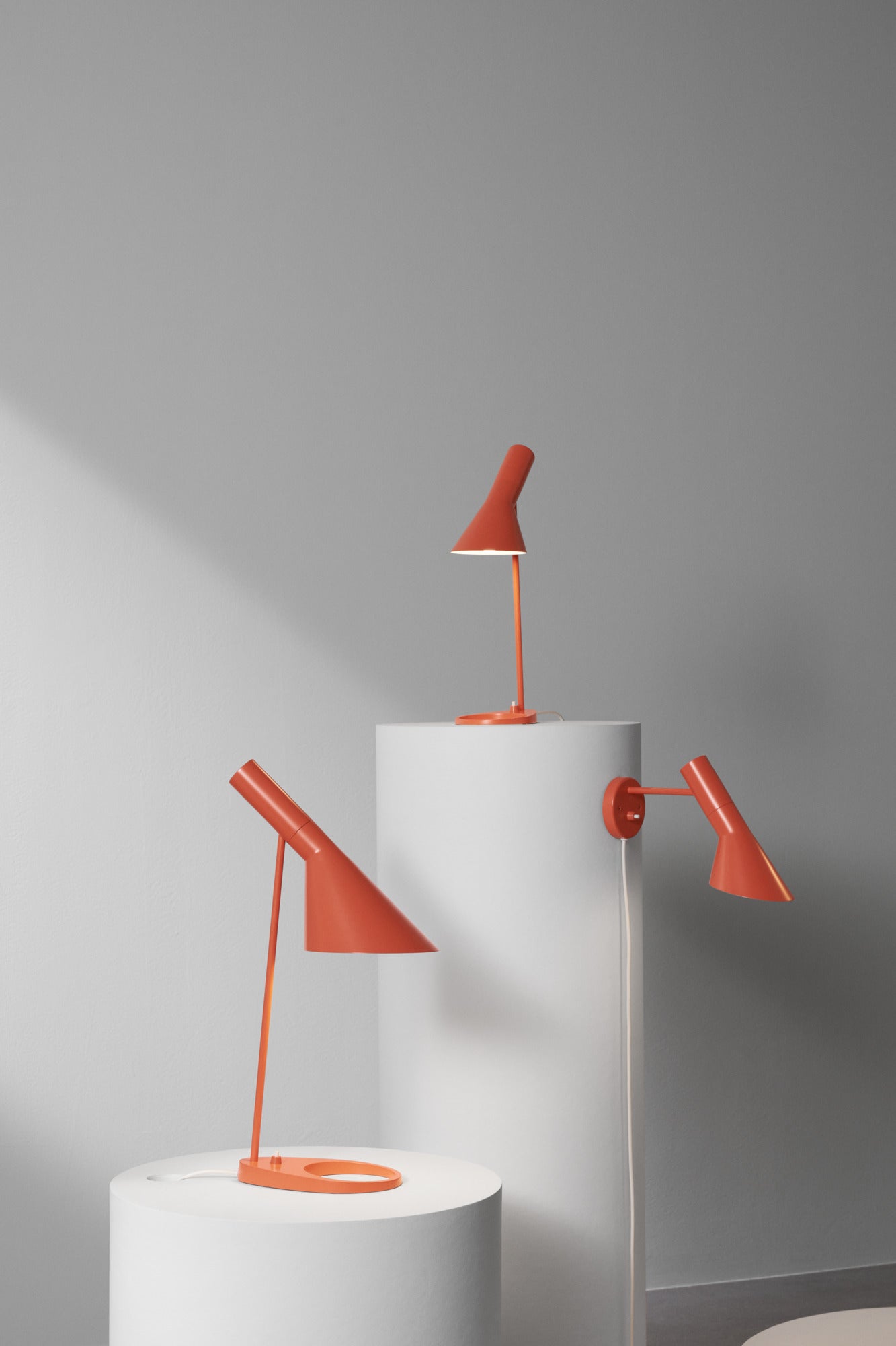 Louis Poulsen AJ Mini Bordlampe - Electric Orange