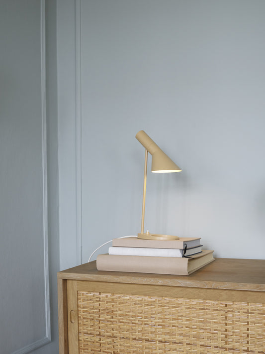 Louis Poulsen AJ Mini Bordlampe - Warm Grey