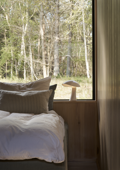 Louis Poulsen Rumee Genopladelig Bordlampe Ø220 - Hvid