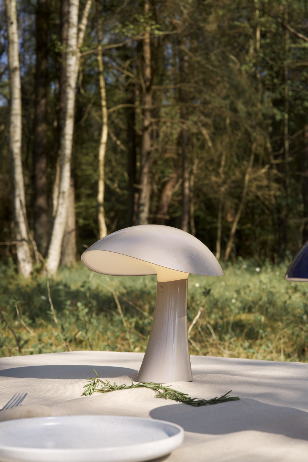 Louis Poulsen Rumee Genopladelig Bordlampe Ø220 - Grå