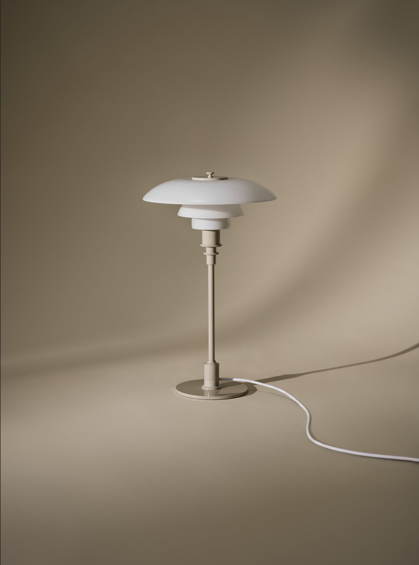 Louis Poulsen PH 3/2 Bordlampe Glossy