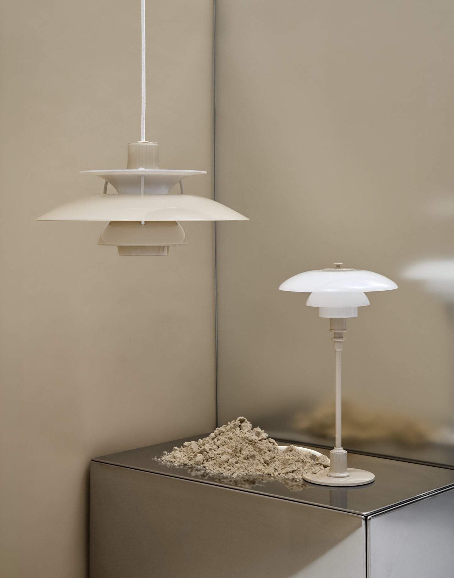 Louis Poulsen PH 3/2 Bordlampe Glossy