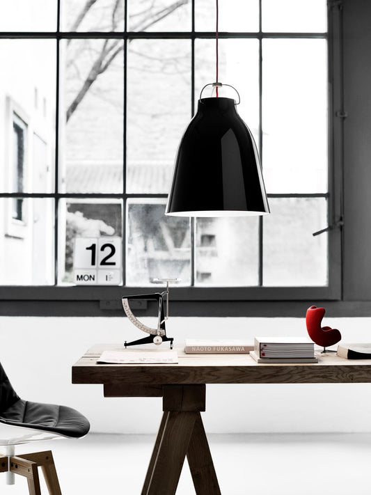 Fritz Hansen Caravaggio Pendel P3 Højglans - Sort/Rød