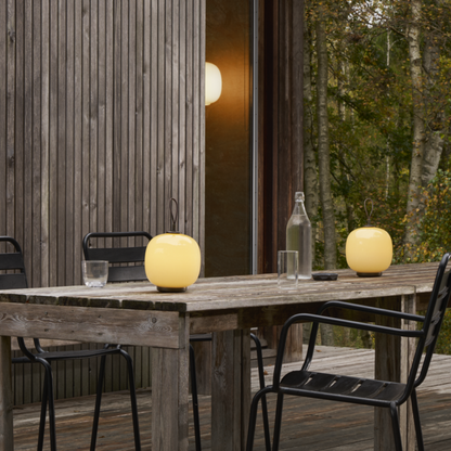 Louis Poulsen VL 45 Radiohus Genopladelig Bordlampe Messing/Gul Glas