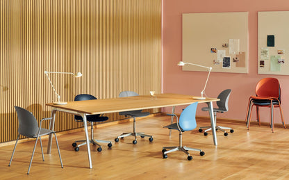 Fritz Hansen AQ01 Bordlampe + Base Hvid