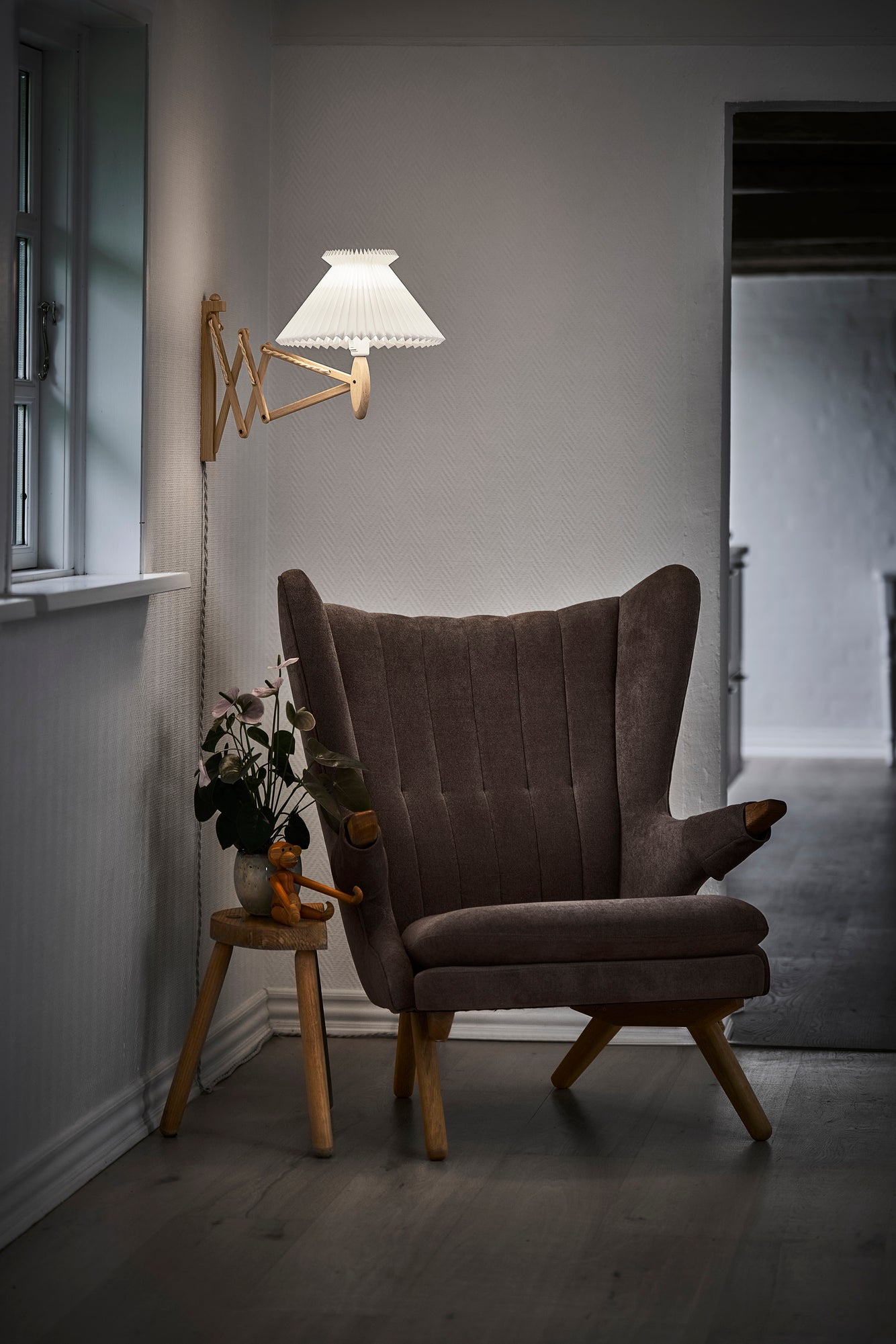 Le Klint Vägglampa, SAX ljus ek, inkl. nyans 1-17, L: 60cm