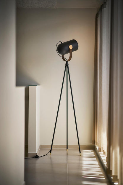 Le Klint 362 CARRONADE II gulvlampe, sort/røget eg