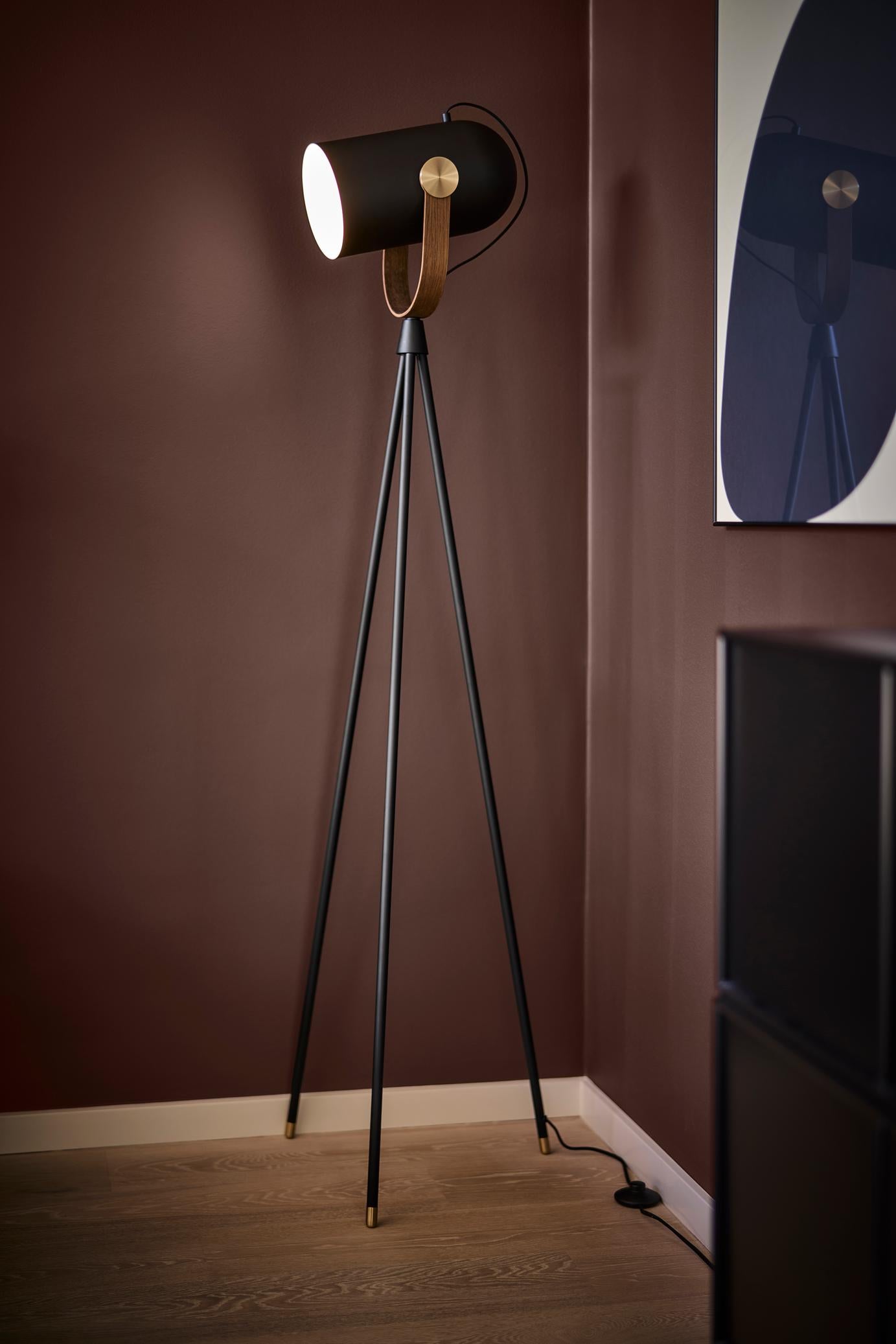 Le Klint 362 CARRONADE II gulvlampe, sort/røget eg