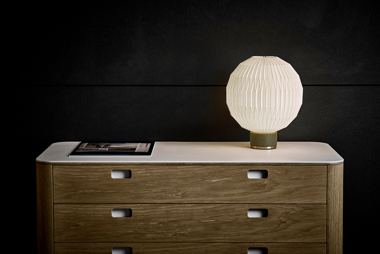Le Klint 375 bordlampe small Papir limited green edition