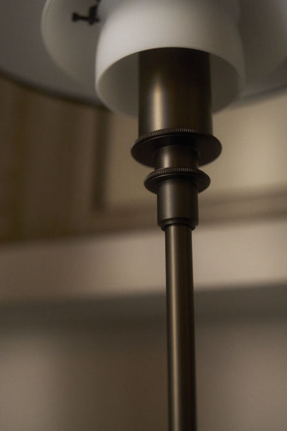Louis Poulsen PH 3/2 bordlampe - aged brass/opal