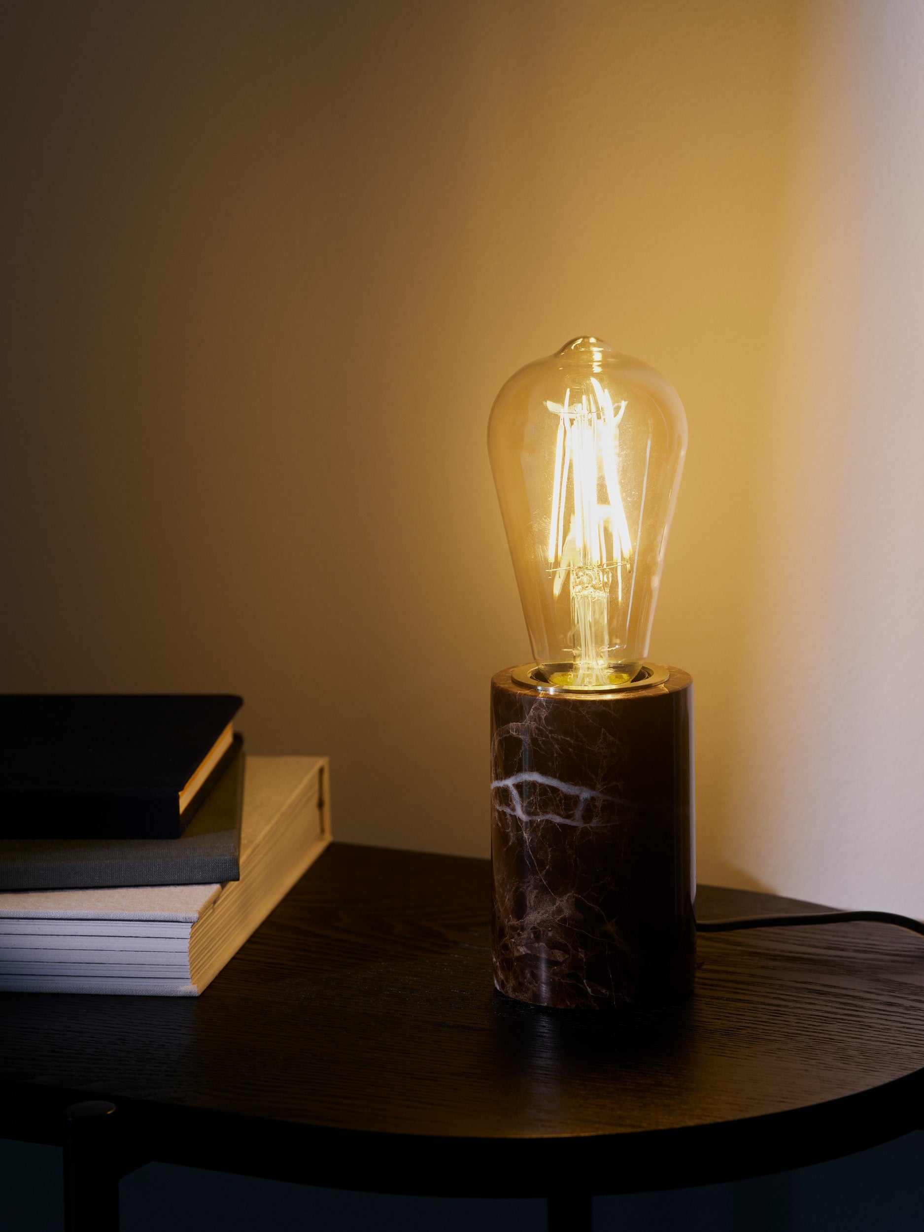 Deco E27 - ST64 - Dim - 2500 Kelvin - 660 Lumen