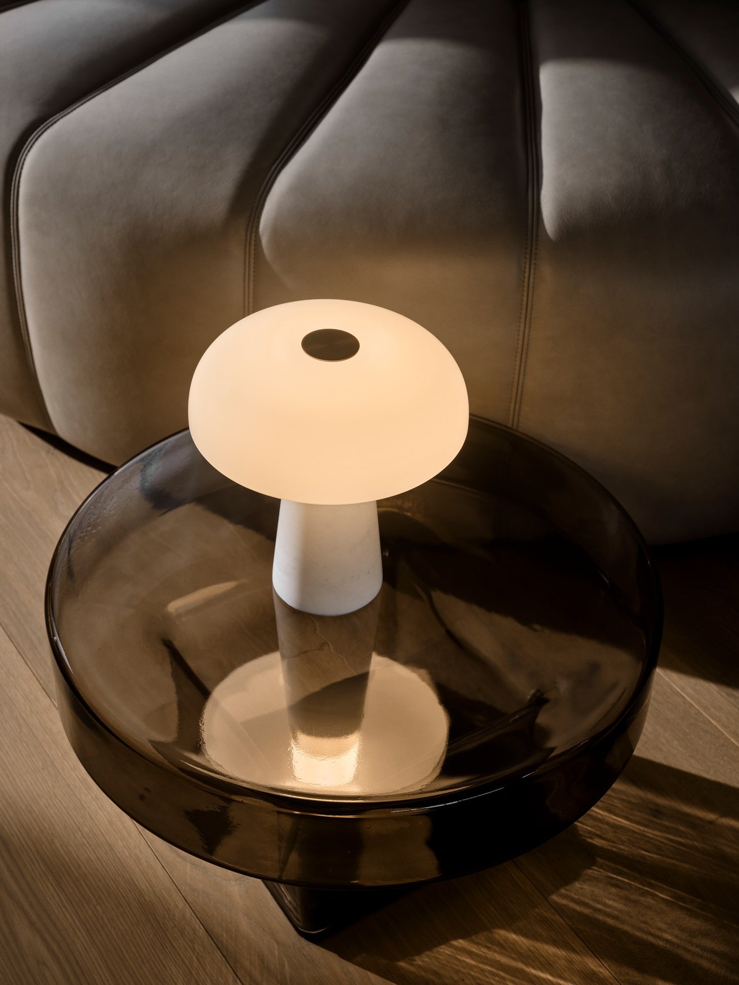 Glossy Mini Portable bordlampe miljøbillede