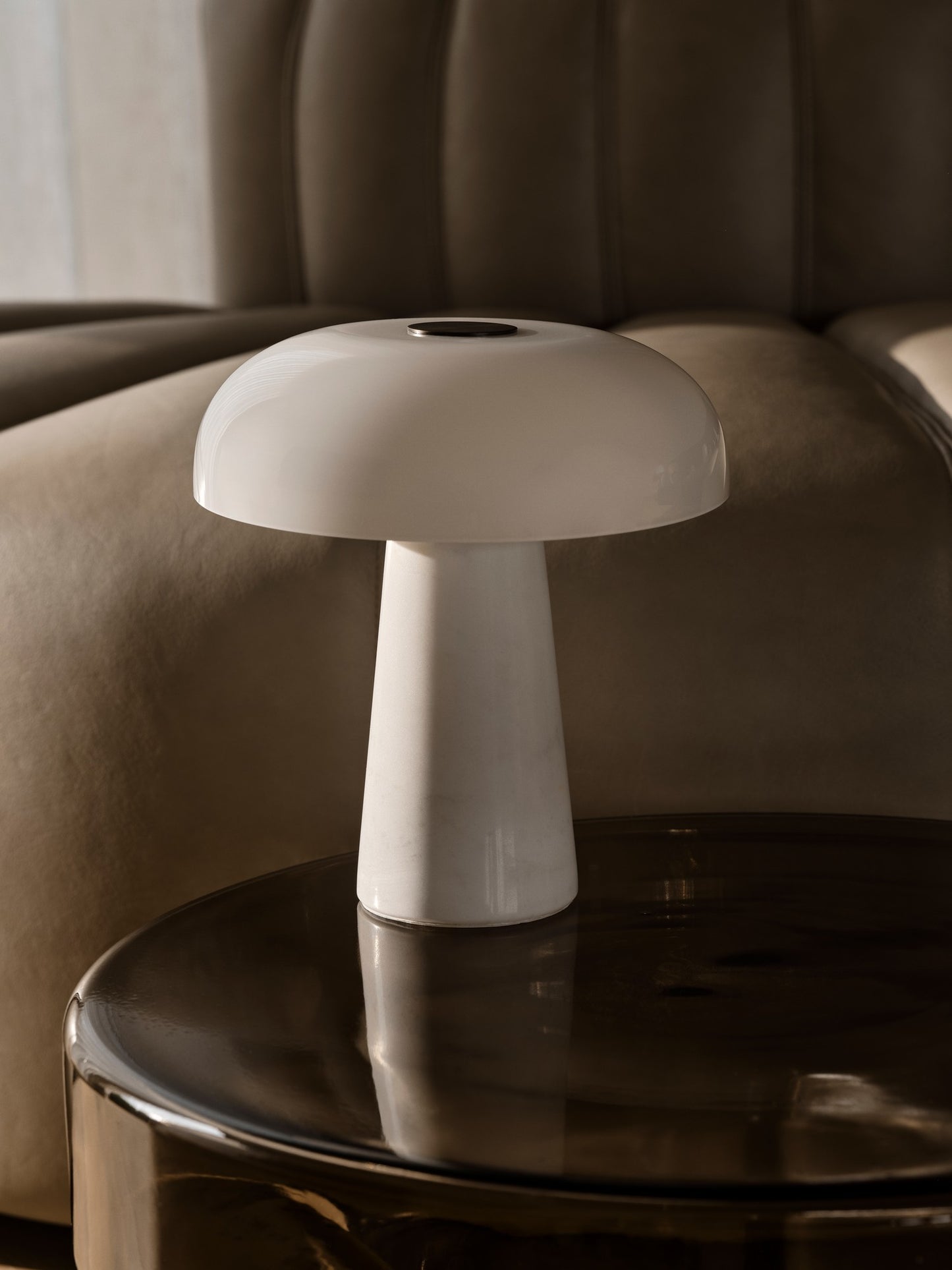 Glossy Mini Portable bordlampe miljøbillede