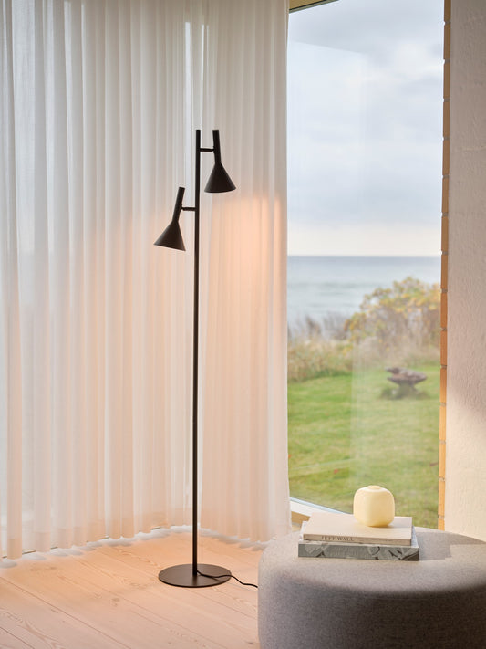 Kelvis - Gulvlampe - Sort