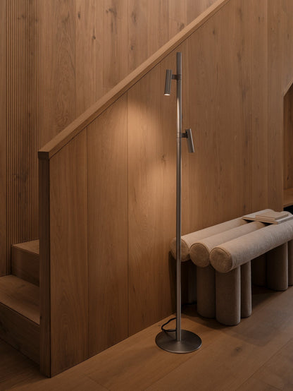 DFTP Makoto Gulvlampen - satin krom