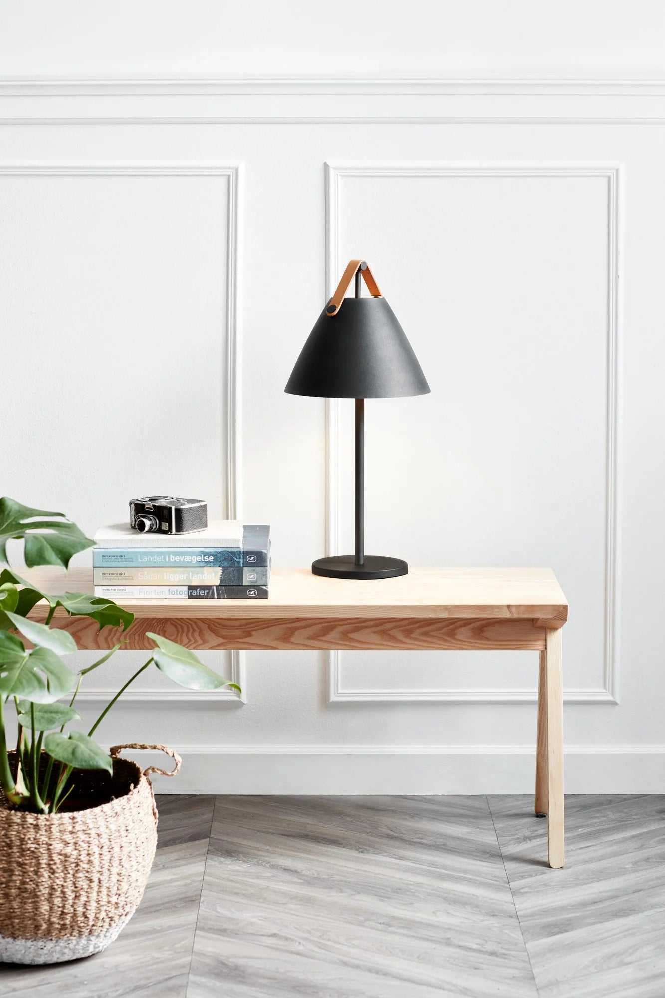 DFTP - Strap Bordlampe Sort