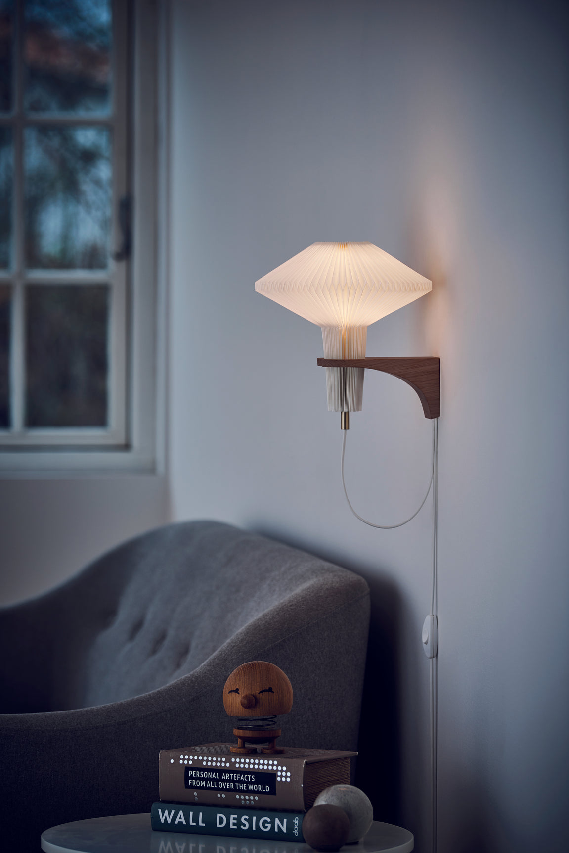 Le Klint - 204 Svamp - vägglampa, rökt ek