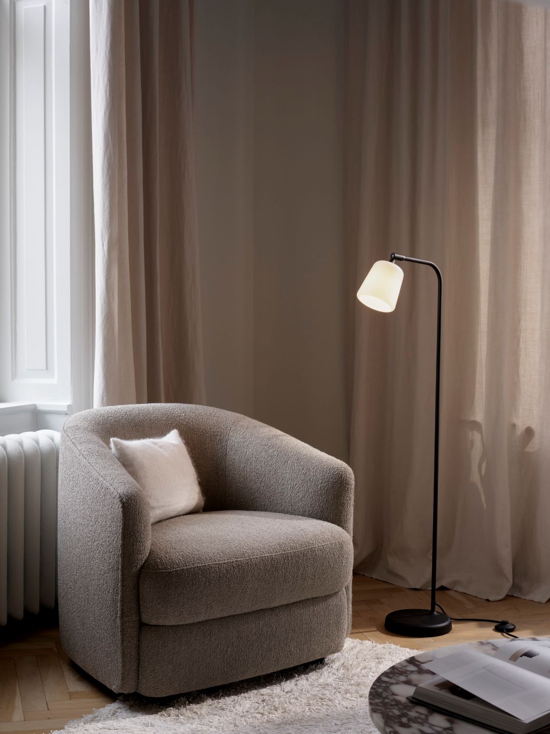 New Works Material Gulvlampe - Hvid Marmor